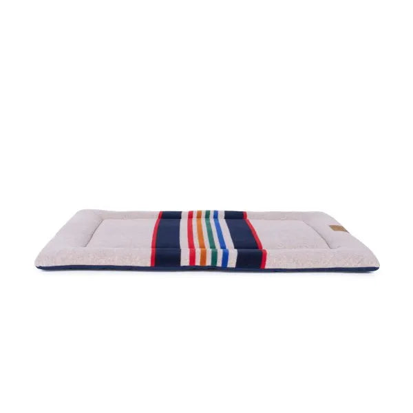 Carolina Pet Company - Pendleton Fleece Comfort Cushion Yellowstone National Park - Southern Agriculture 