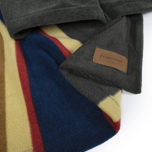 Carolina Pet Company - Pendleton  Badlands Pet Throw Blanket