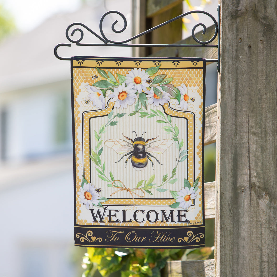 Evergreen Enterprises - Flag Humble Bee