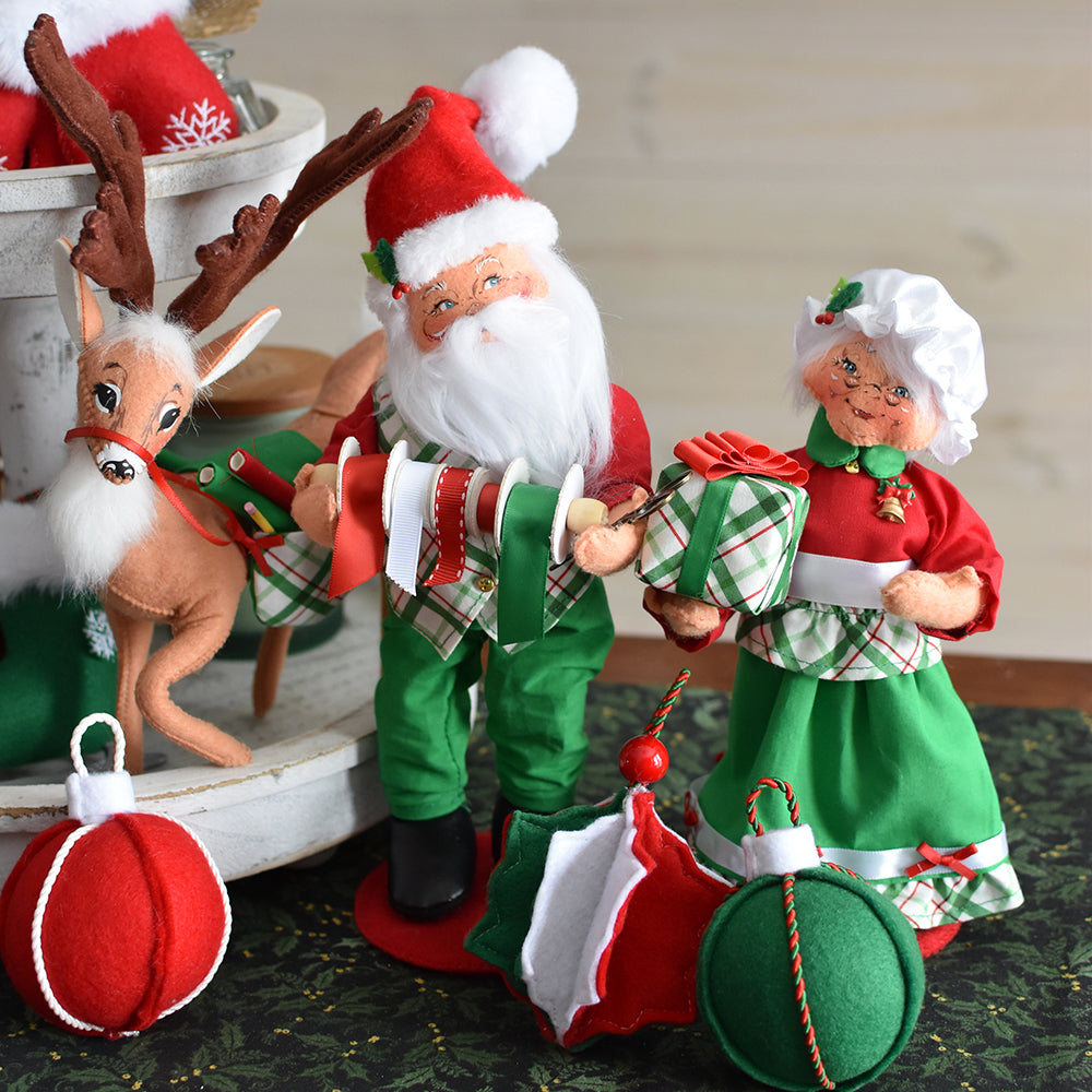Annalee Dolls - Reindeer Wrapped With Love 8"