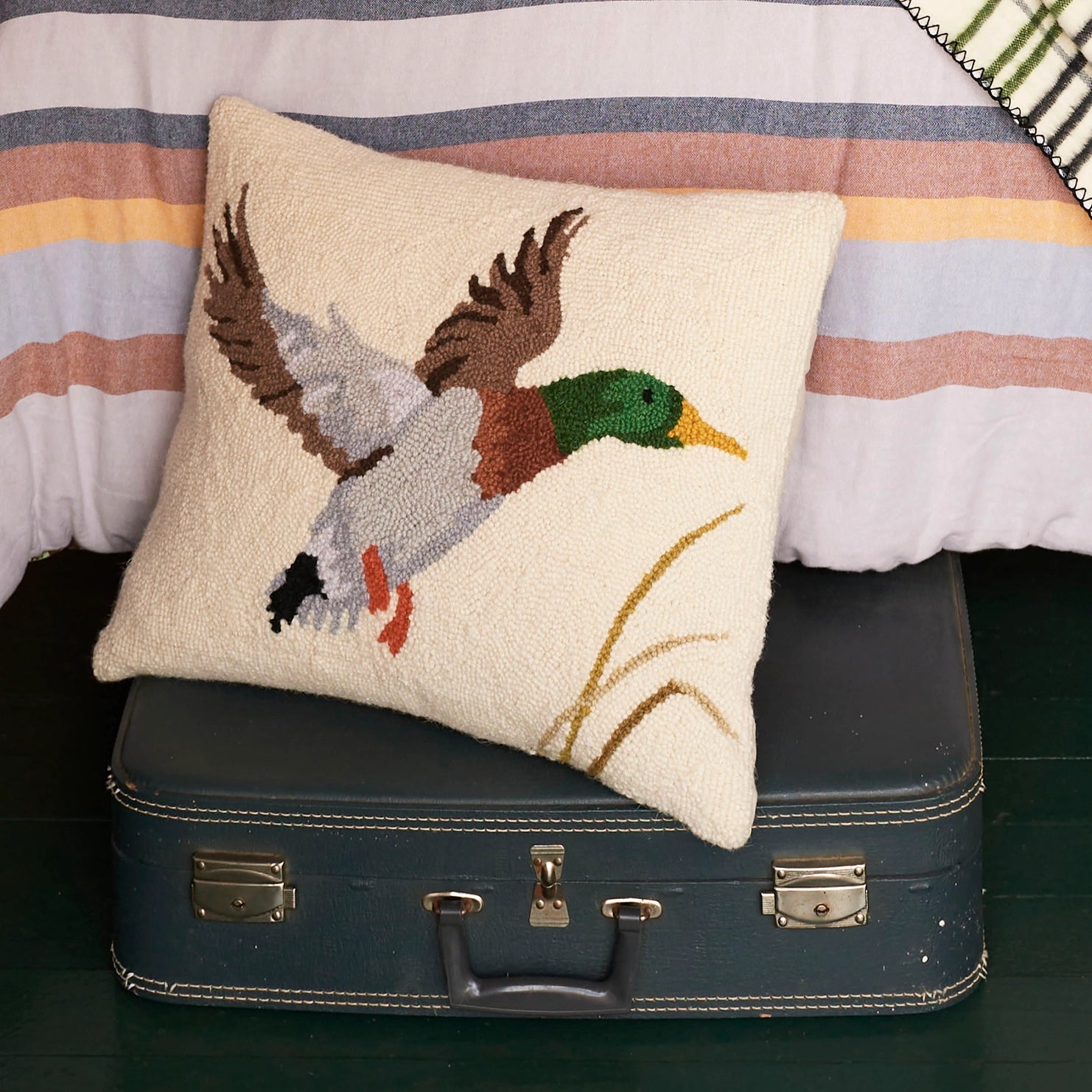 Peking Handicraft - Pillow Hook Mallard Camp Wandawega - Southern Agriculture 
