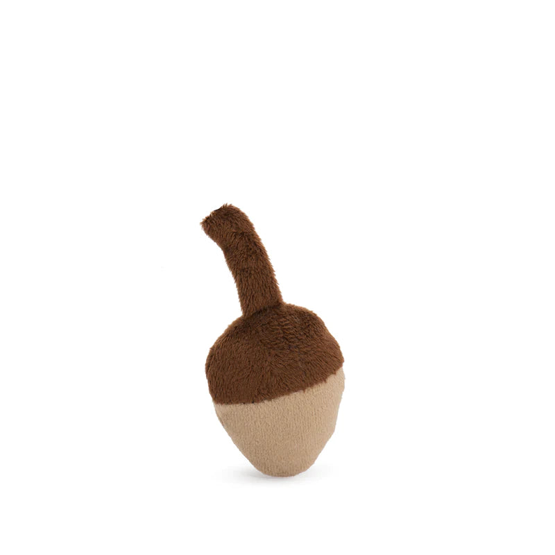 HuggleKats - Wee Chippie and His Acorn