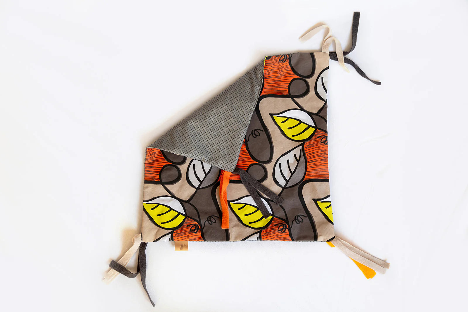 P.L.A.Y Pet Lifestyle And You - Crinkle Catnip Mat La Folie