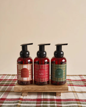 Aromatique - Plaid Foaming Soap Smell Of Christmas