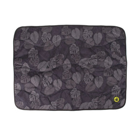 Carolina Pet Company - Body Glove Sun & Sand Waterproof Throw Tropical Black