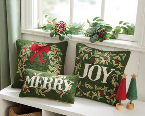 Peking Handicraft - Pillow Hook Holiday Wreath Green