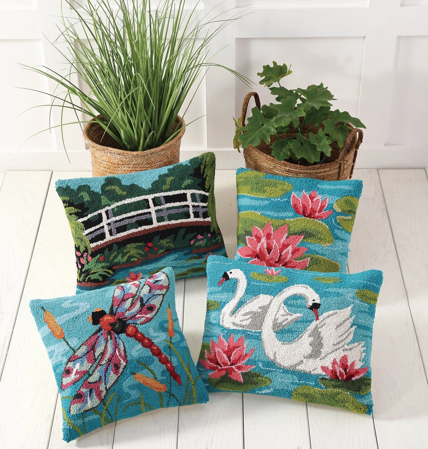 Peking Handicraft - Pillow Dragonfly on the Pond