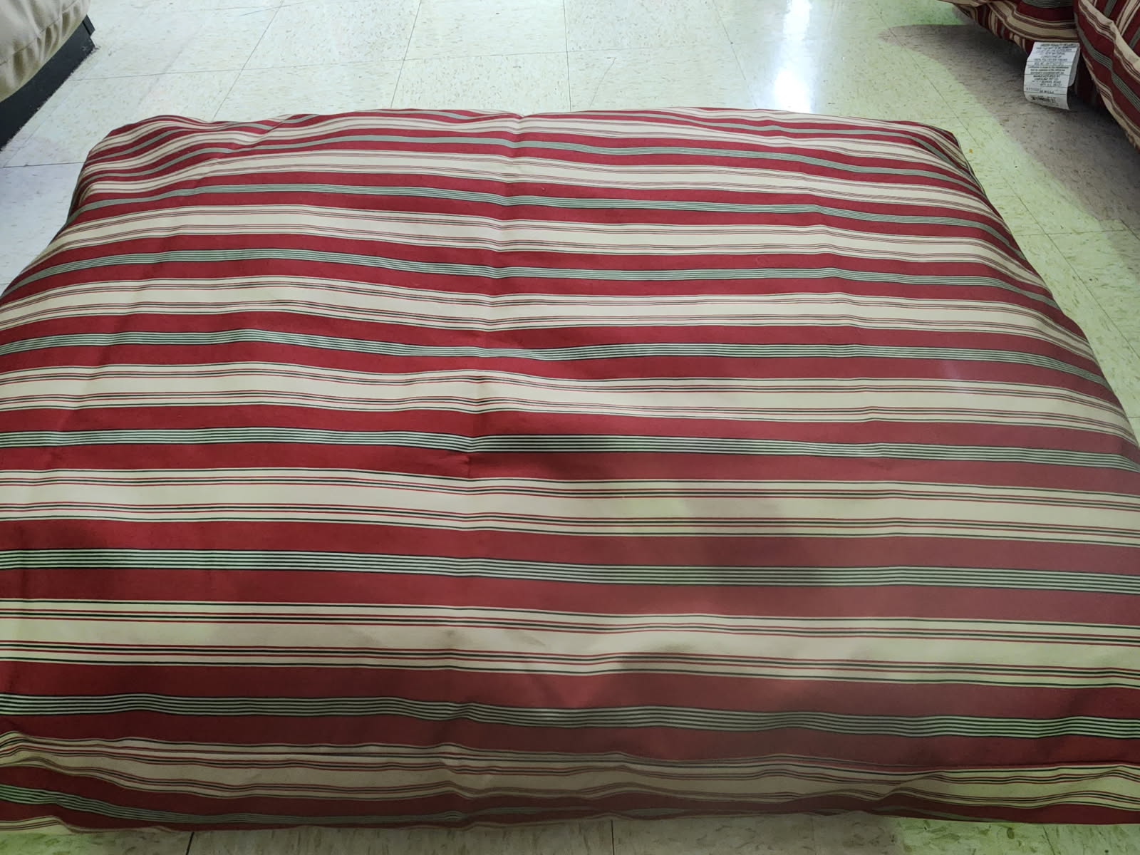 Carolina Pet Company - Solid Indoor/Outdoor Rectangle Dog Bed Striped