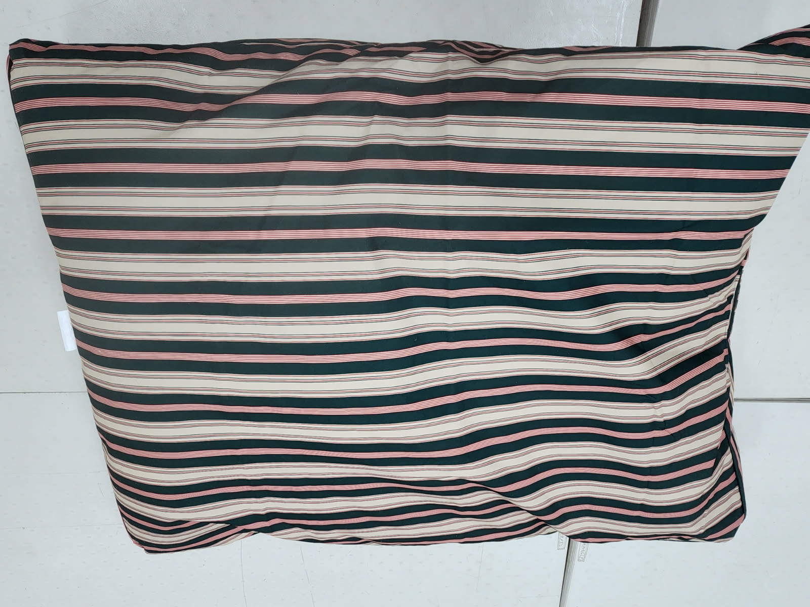 Carolina Pet Company - Solid Indoor/Outdoor Rectangle Dog Bed Striped