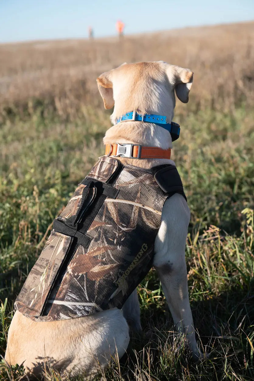 Browning/Signature Products - Neoprene Vest RT Max-5 Camo  With Built-In Hand Grip