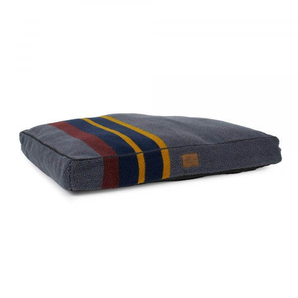 Carolina Pet Company - Pendleton Napper Vintage Camp Lake Dog Bed - Southern Agriculture 