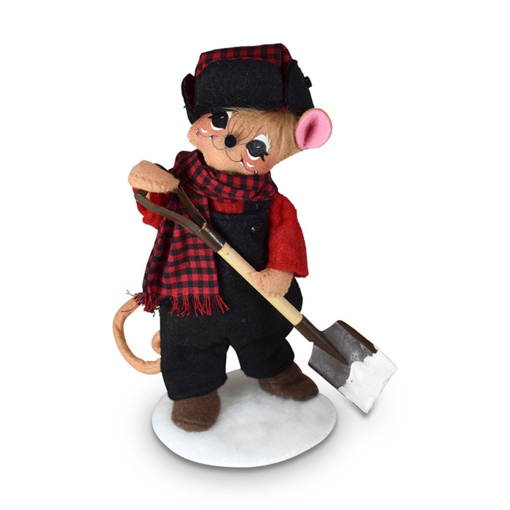 Annalee Dolls -  Winter Woods Shoveling Mouse