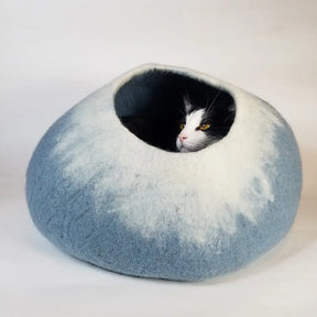 Walking Pet- Cat Cave Wool Sky Blue & White
