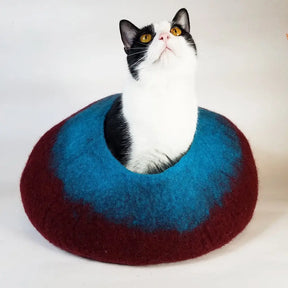 Walking Pet- Cat Cave Wool Maroon & Teal